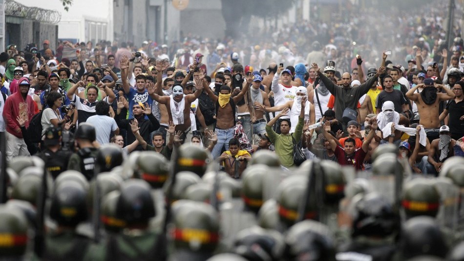 Χάος στη Βενεζουέλα – Εξέγερση εκατομμυρίων πολιτών κατά του Μαδούρο – ΦΩΤΟ