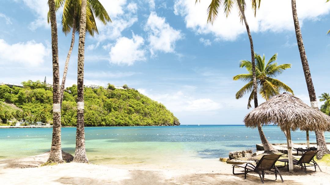 Ένα ελληνικό νησί στο top 10 για μήνα του μέλιτος στην παραλία