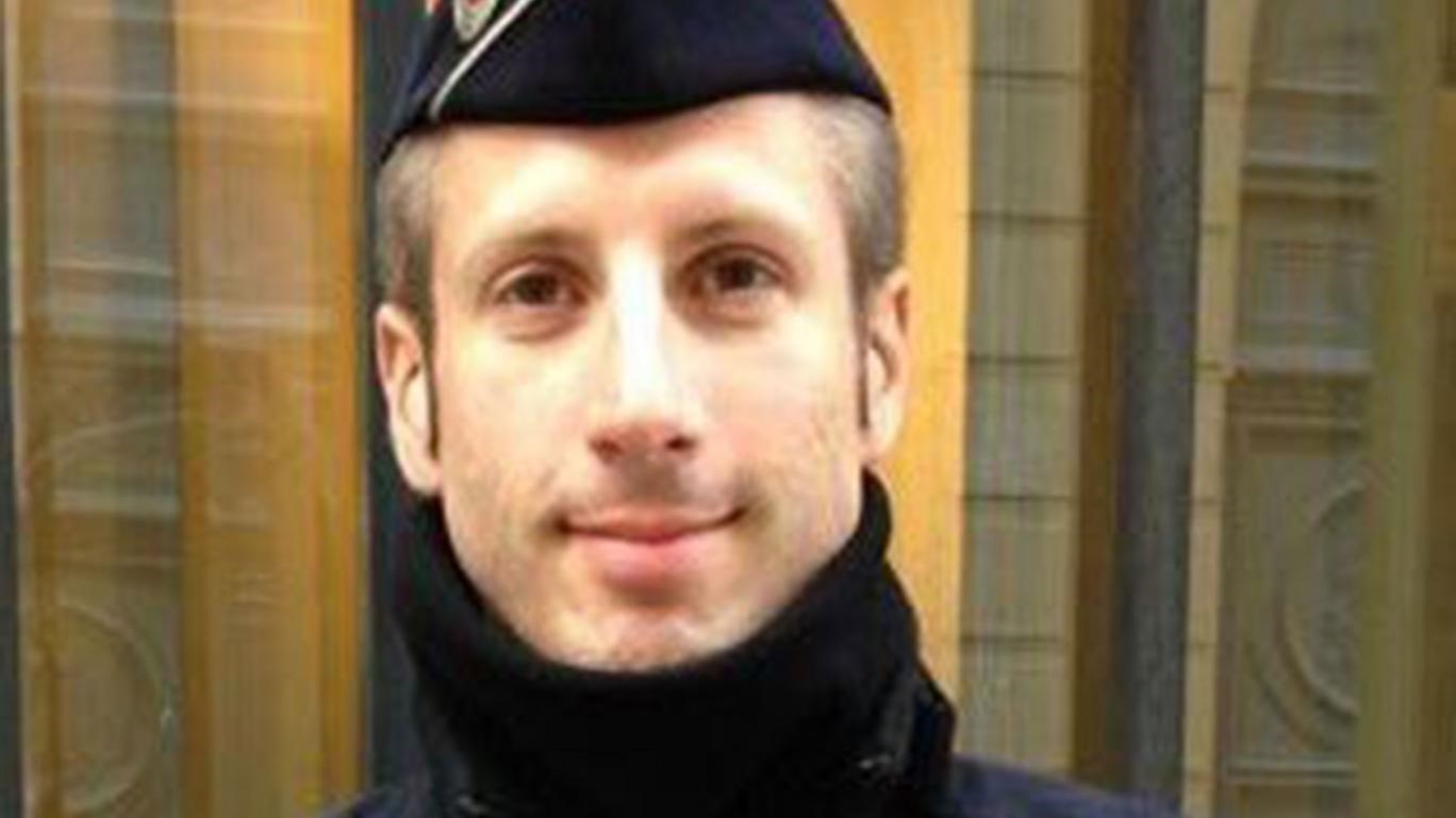 Το τραγικό παιχνίδι της μοίρας για τον αστυνομικό που έχασε τη ζωή του στο Παρίσι