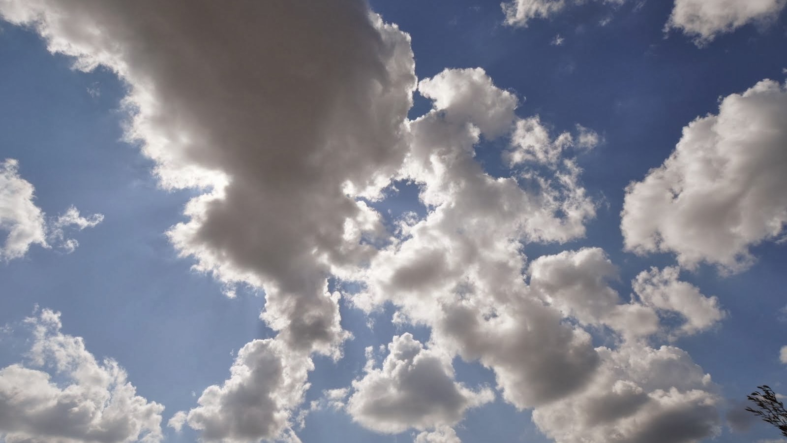 Κακοκαιρία με βροχές, καταιγίδες και χαλάζι – Πού θα «χτυπήσουν» τα έντονα καιρικά φαινόμενα