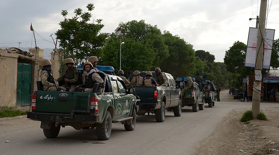 Εκατόμβη νεκρών στο Αφγανιστάν – Ταλιμπάν μεταμφιέστηκαν σε στρατιώτες και σκόρπισαν θάνατο