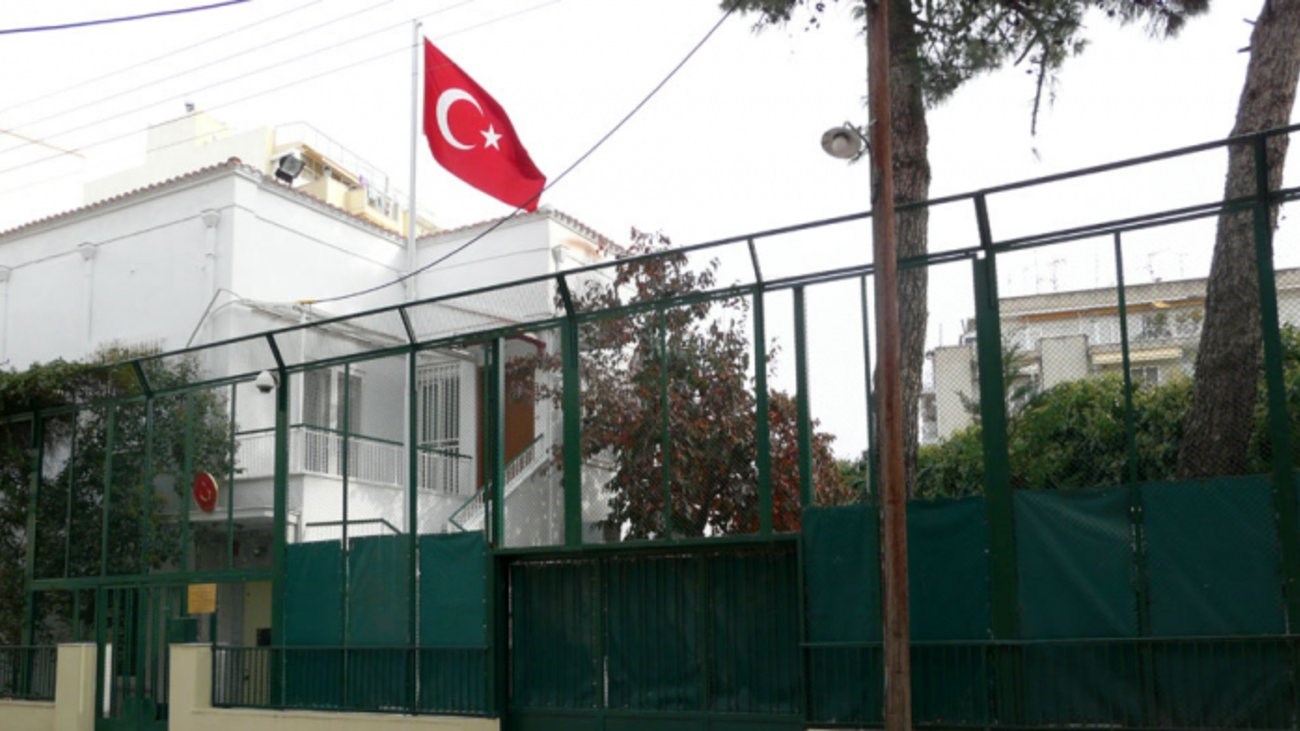 Επίθεση με μολότοφ τα ξημερώματα έξω από το τουρκικό προξενείο στη Θεσσαλονίκη
