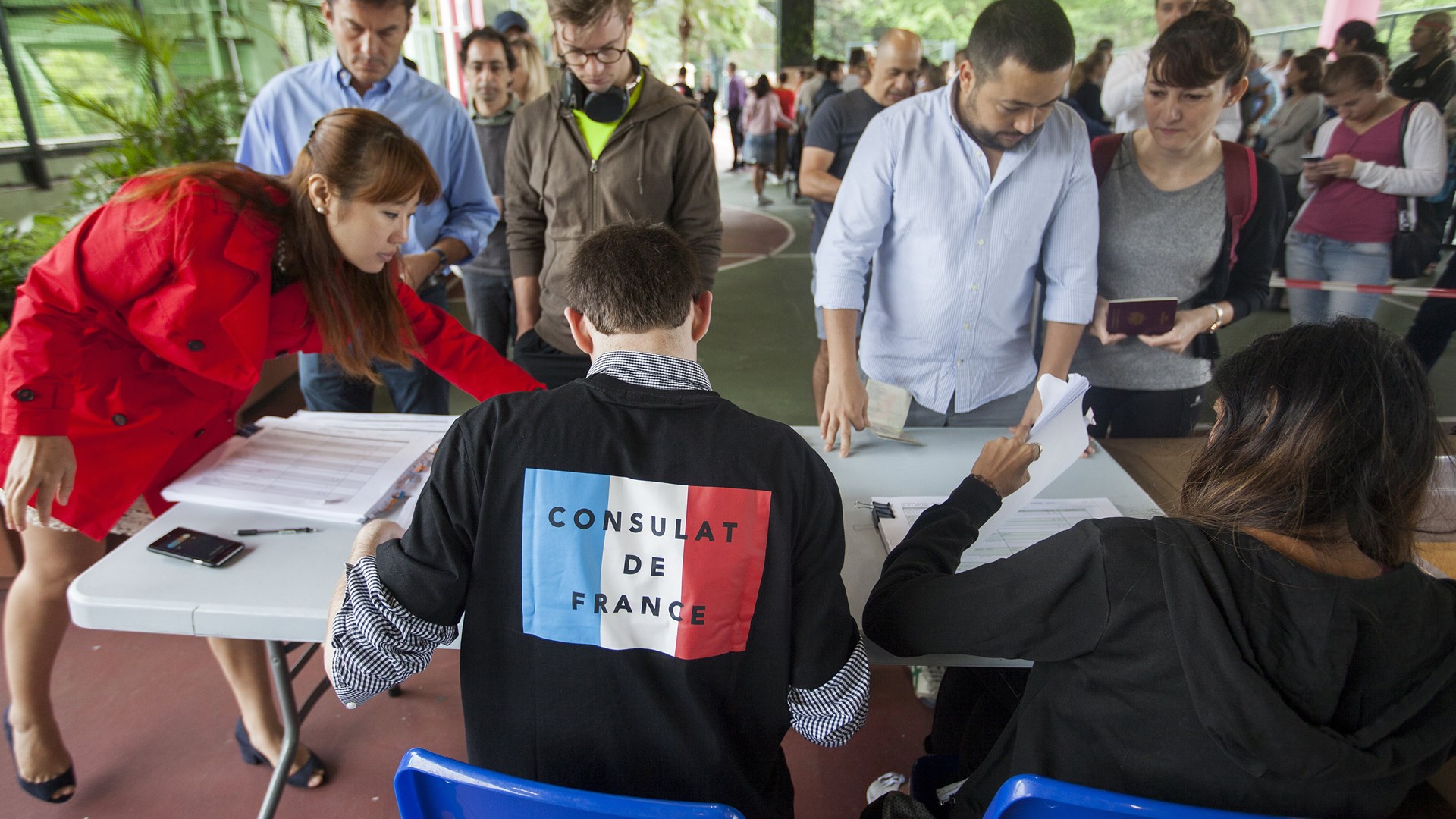 Μεγάλος αριθμός Γάλλων ψηφοφόρων στο Χονγκ Κονγκ – ΦΩΤΟ