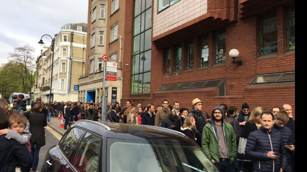 Τεράστια αναμονή για τους ψηφοφόρους του Λονδίνου – ΦΩΤΟ