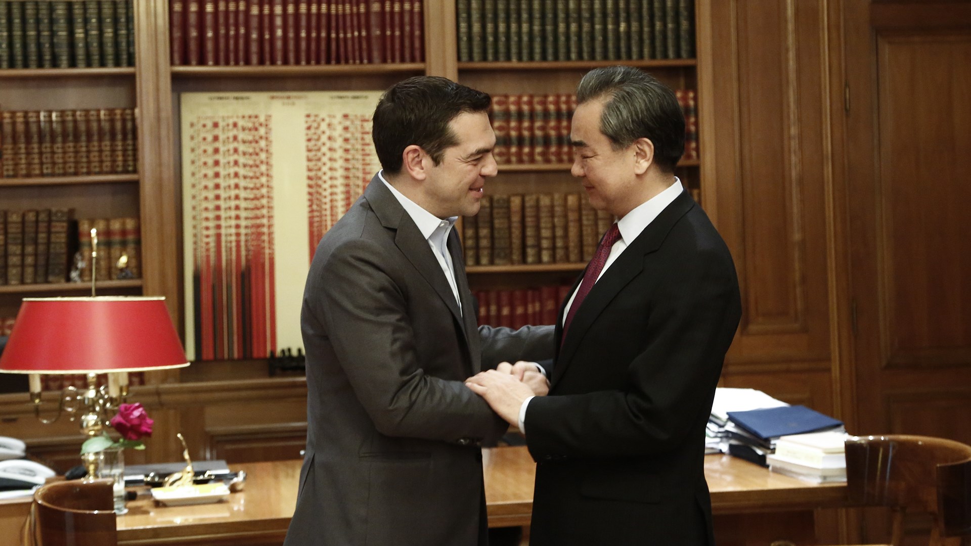 Τι συζήτησε ο Αλέξης Τσίπρας με τον ΥΠΕΞ της Κίνας