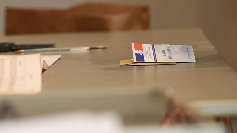 Γαλλικές εκλογές: Συσπείρωση κατά της Λεπέν στον β΄γύρο – Οι εκτιμήσεις  των exit poll