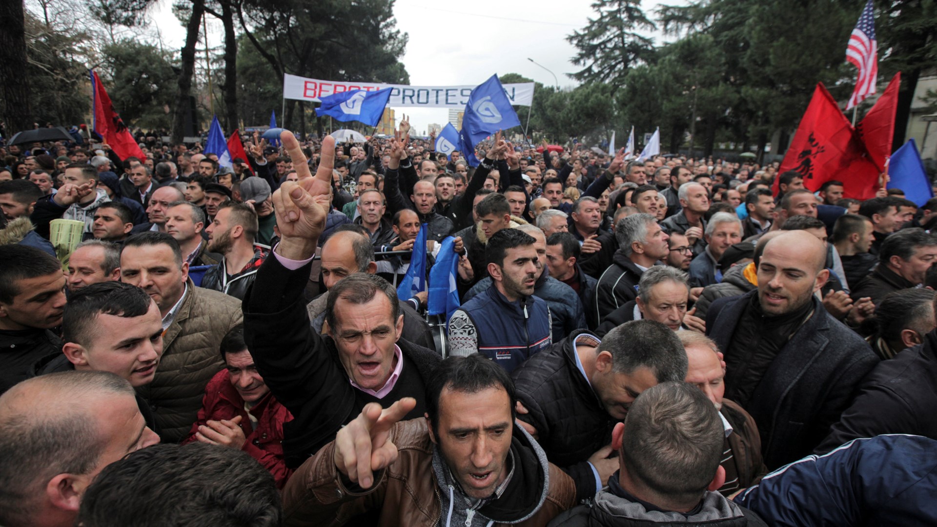 Κλιμακώνει τις κινητοποιήσεις κατά του Ράμα η αντιπολίτευση στην Αλβανία