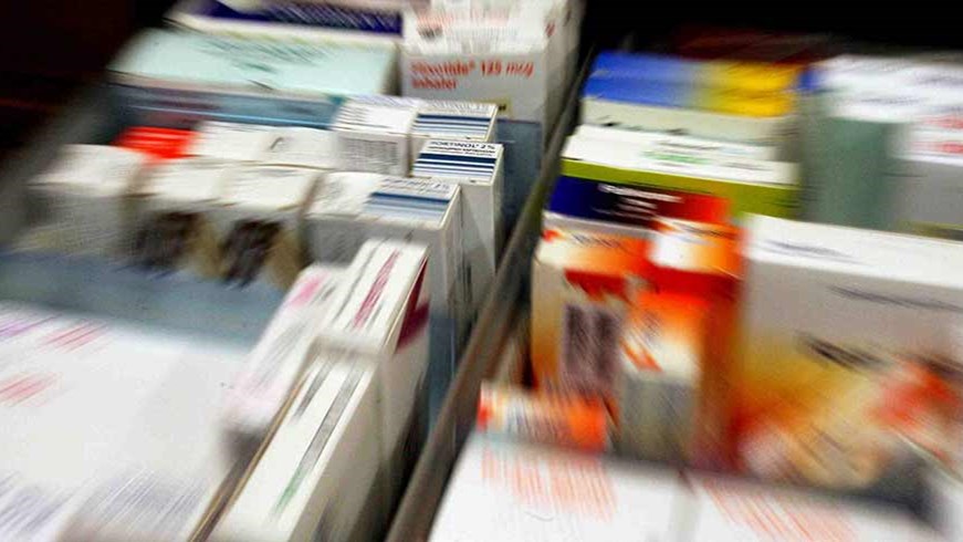 Σοκ – Βερεσέ αγοράζουν πλέον τα φάρμακα οι ασφαλισμένοι και τα χρωστούν έως και 3 χρόνια