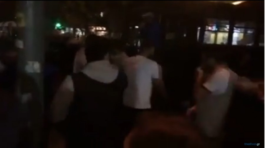 Eπεισόδια έξω από το τουρκικό προξενείο στη Θεσσαλονίκη – ΒΙΝΤΕΟ