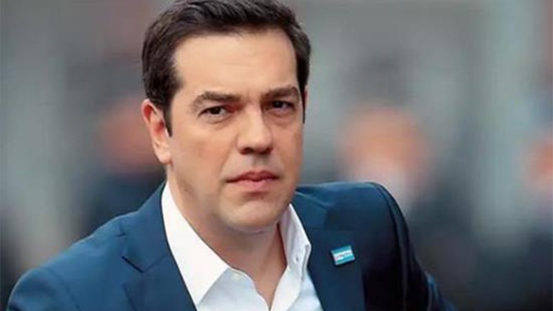 Ο Αλέξης Τσίπρας στον Νίκο Χατζηνικολάου