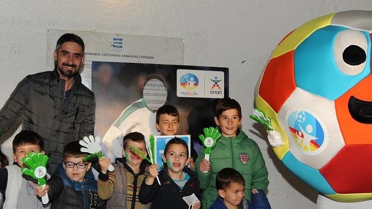 Ο Νίκος Λυμπερόπουλος στην παιδική Κερκίδα ΟΠΑΠ – Ο πρώην παίκτης του Παναθηναϊκού ξεσήκωσε τους μικρούς φιλάθλους της ομάδας