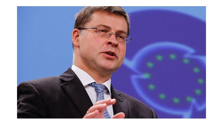 Ανοιχτό το ενδεχόμενο εκταμίευσης της δόσης τον Μάιο αφήνει ο Ντομπρόβσκις