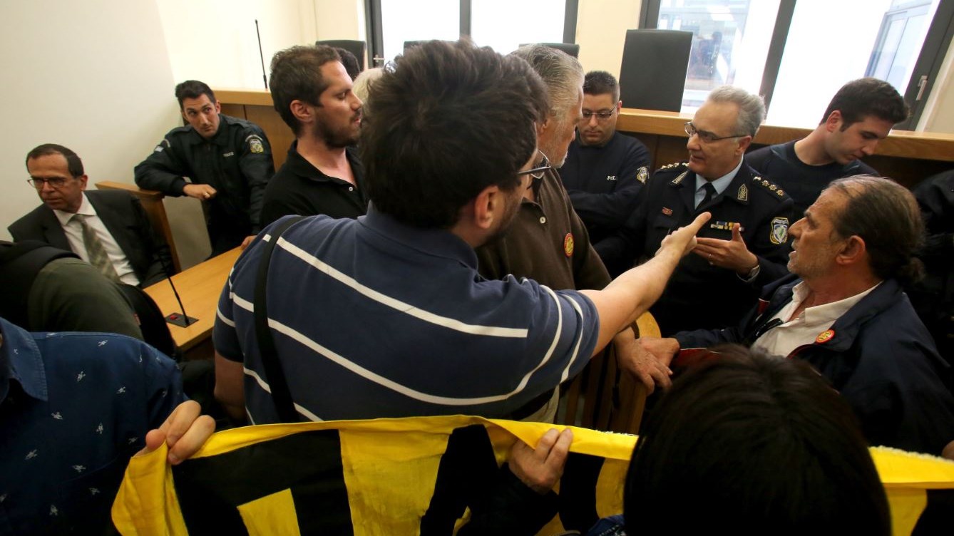 Ένταση στο Ειρηνοδικείο Αθηνών – Κλείδωσαν συμβολαιογράφο στο κυλικείο – ΦΩΤΟ