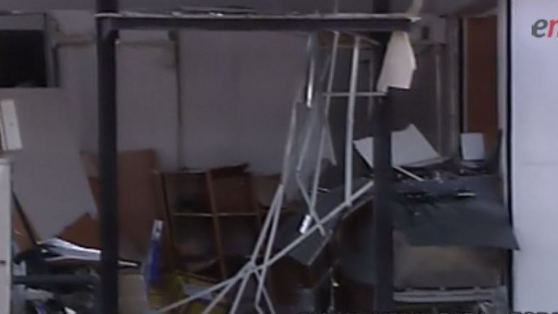 Οι πρώτες εικόνες από το σημείο μετά την έκρηξη στο ΑΤΜ – ΒΙΝΤΕΟ