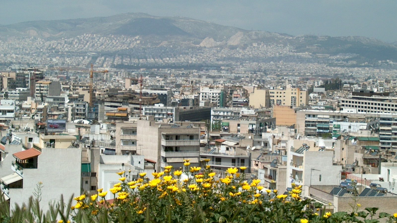 Ηλιοφάνεια και ζέστη – Ανεβαίνει η θερμοκρασία