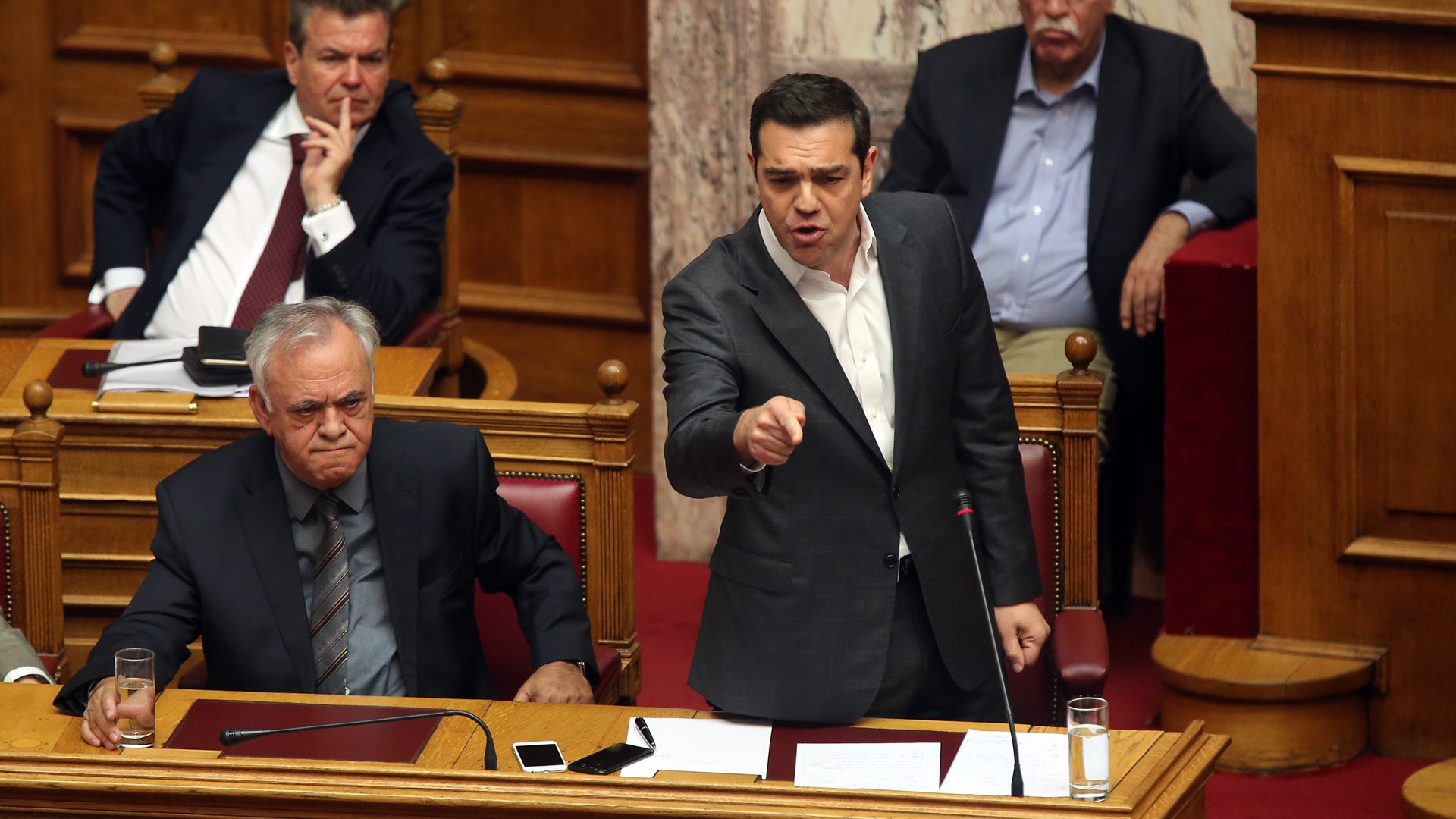 Τσίπρας: Εκεί που μας χρωστάγανε, μας παίρνουν και το βόδι – ΒΙΝΤΕΟ