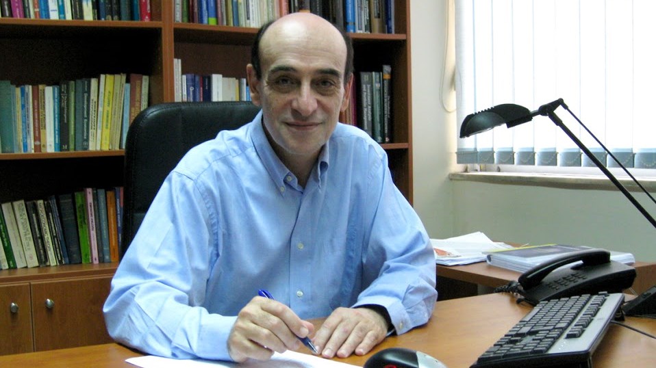 Ο καθηγητής του ΕΚΠΑ Παναγιώτης Πετράκης στον Realfm 97,8 για την πορεία της οικονομίας