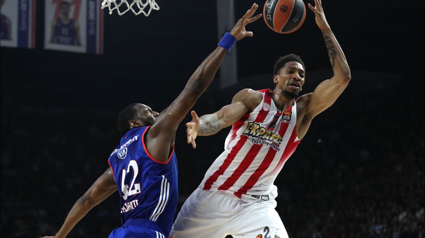 Αναντολού Εφές – Ολυμπιακός 54-55 (30′)