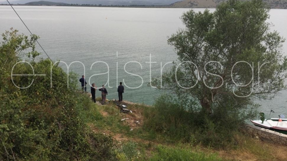 Βρέθηκε νεκρή γυναίκα σε βυθισμένο αυτοκίνητο – Μυστήριο με την ταυτότητα της – ΦΩΤΟ