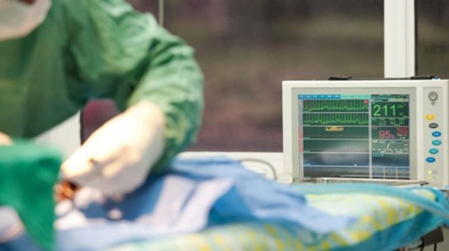 Δύσκολες ώρες στην εντατική για γνωστή Ελληνίδα ηθοποιό