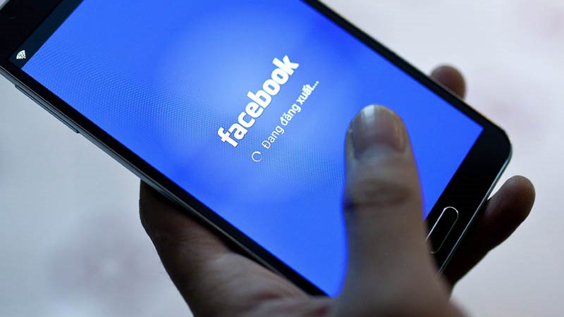 Το Facebook αρνείται ότι “στοχοποιεί» χρήστες για διαφημιστικούς σκοπούς