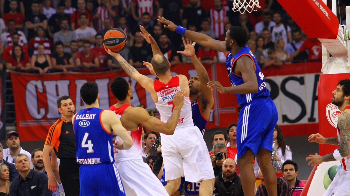 Ολυμπιακός – Αναντολού Εφές 63-58 (30′)