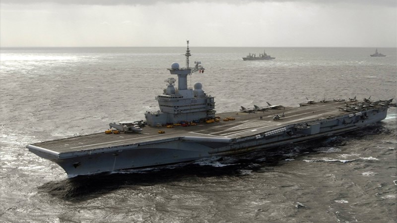 Το γαλλικό αεροπλανοφόρο Σαρλ Ντε Γκολ πλέει προς την κυπριακή ΑΟΖ