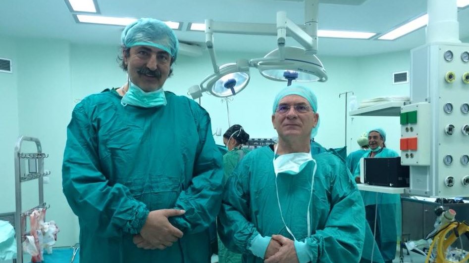 Ο Πολάκης με στολή χειρουργείου στο Νοσοκομείο Ζακύνθου – ΦΩΤΟ