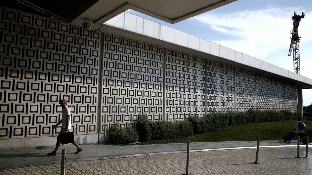 Υπουργός προσέφερε τις πρώτες βοήθειες σε μέλος της τρόικας