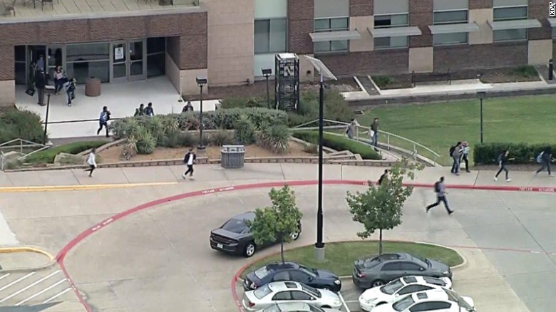 Δύο νεκροί από τους πυροβολισμούς σε κολέγιο του Τέξας