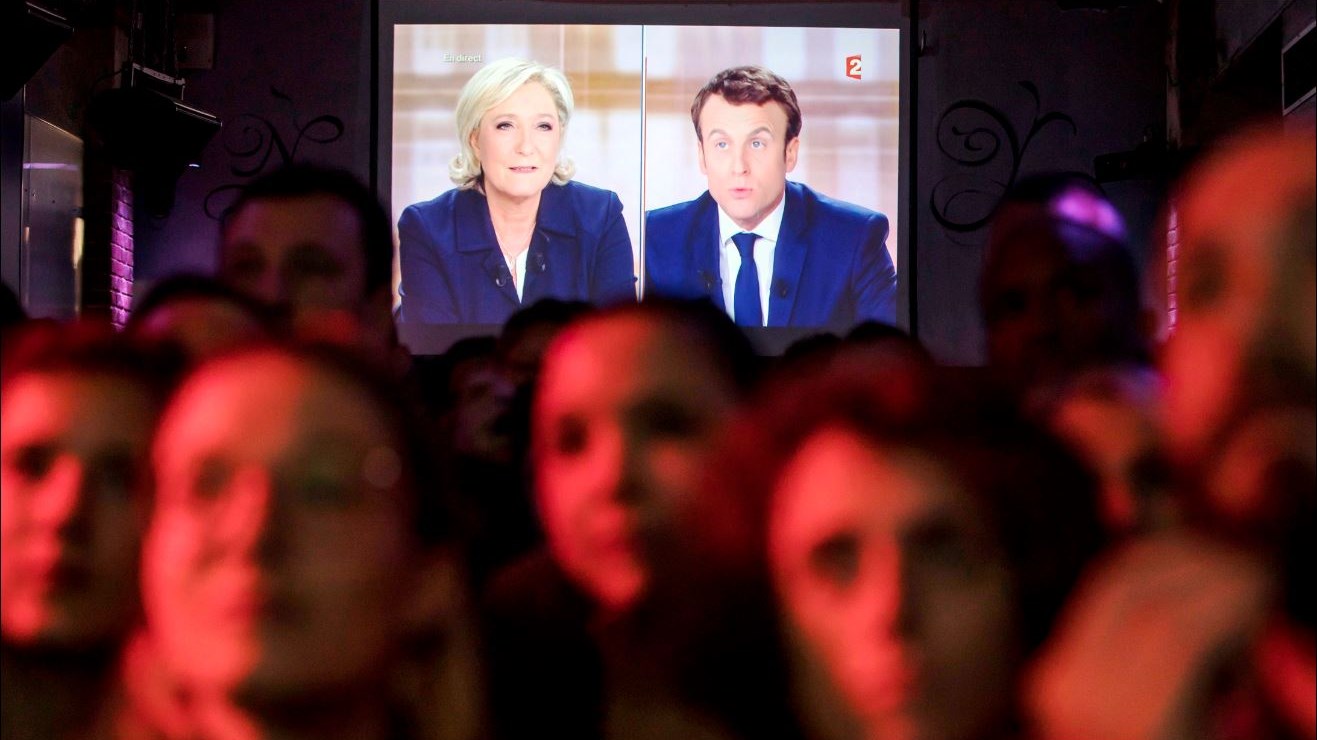 Κερδισμένος ο Μακρόν στο εκρηκτικό ντιμπέιτ με τη Λεπέν