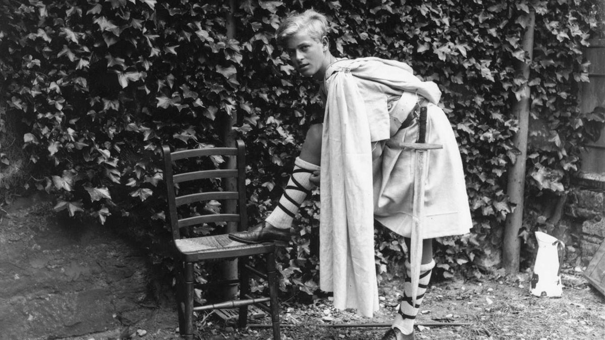 Όταν ο πρίγκιπας Φίλιππος φορούσε φουστανέλα – ΦΩΤΟ