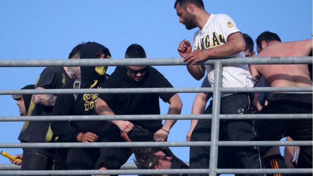 Η διευθύντρια ΕΚΑΒ Θεσσαλίας για τον οπαδό που μαχαιρώθηκε