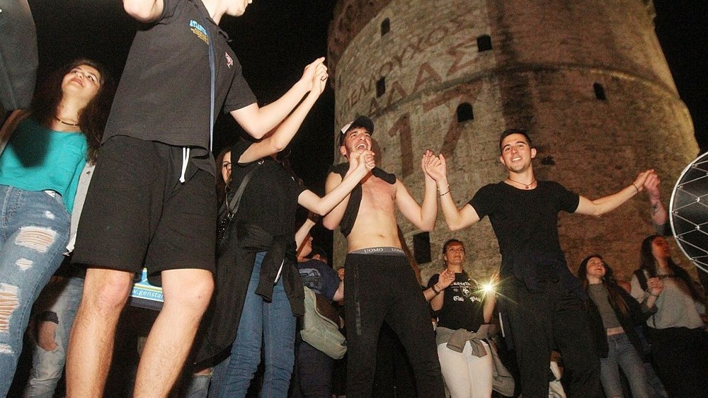 Με Ποντιακή λύρα και χορούς, τα πανηγύρια των φίλων του ΠΑΟΚ – ΒΙΝΤΕΟ