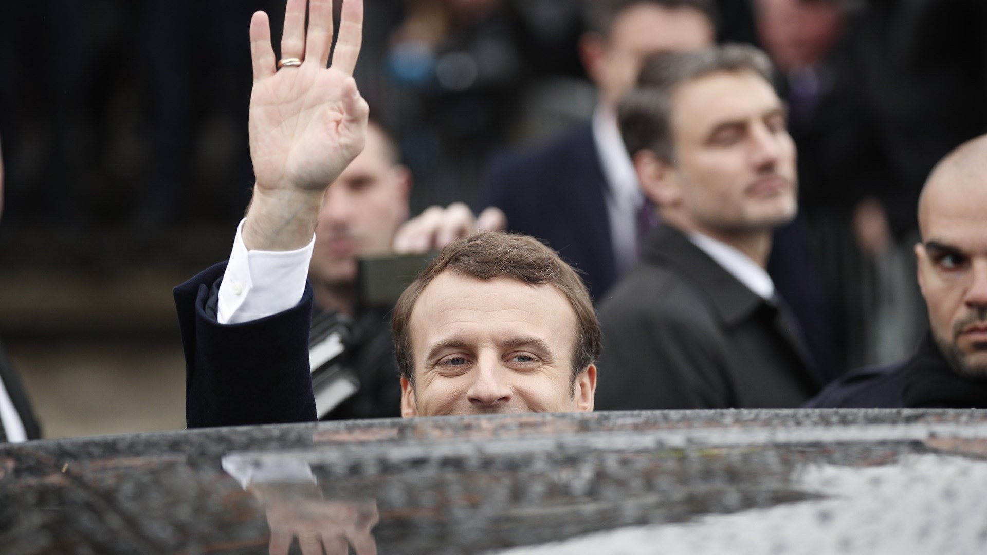 Le Soir: Πάνω από 60% δίνουν στον Μακρόν τα exit polls