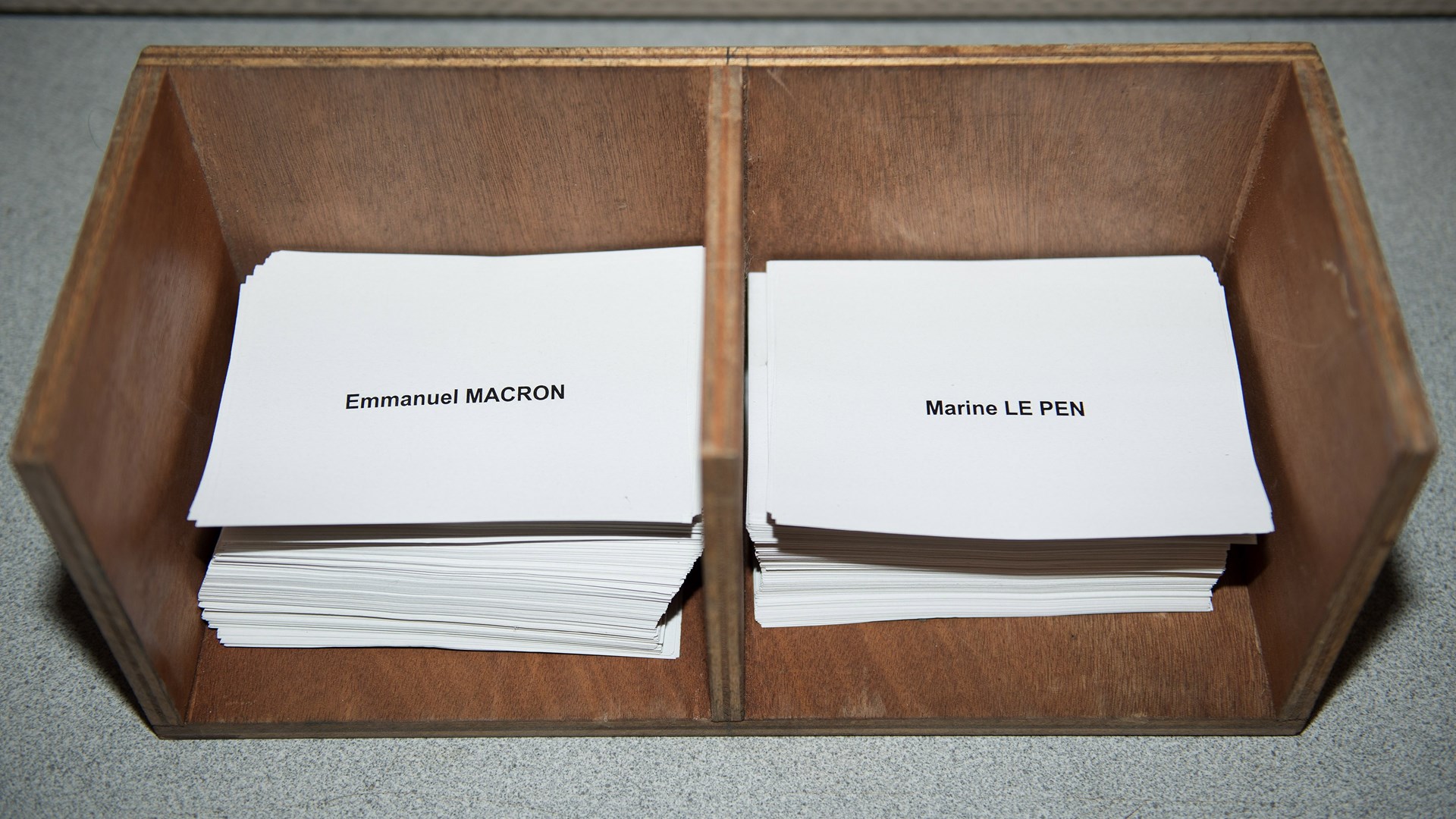 Τα βελγικά μέσα ενημέρωσης για το ποσοστό του Μακρόν και την αποχή στις γαλλικές εκλογές