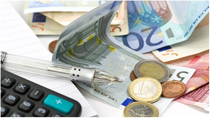 Νέες αυξήσεις σε εισφορές και φόρους για 1,4 εκατ. επαγγελματίες