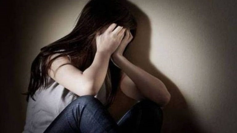 Σοκ – 14χρονη καταγγέλλει ότι τη βίαζε ο πατέρας της