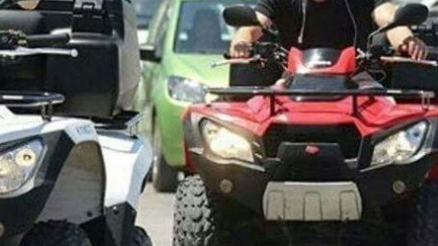 Ένας ήρωας του Game of Thrones κάνει βόλτες με «γουρούνα» σε ελληνικό νησί – ΦΩΤΟ