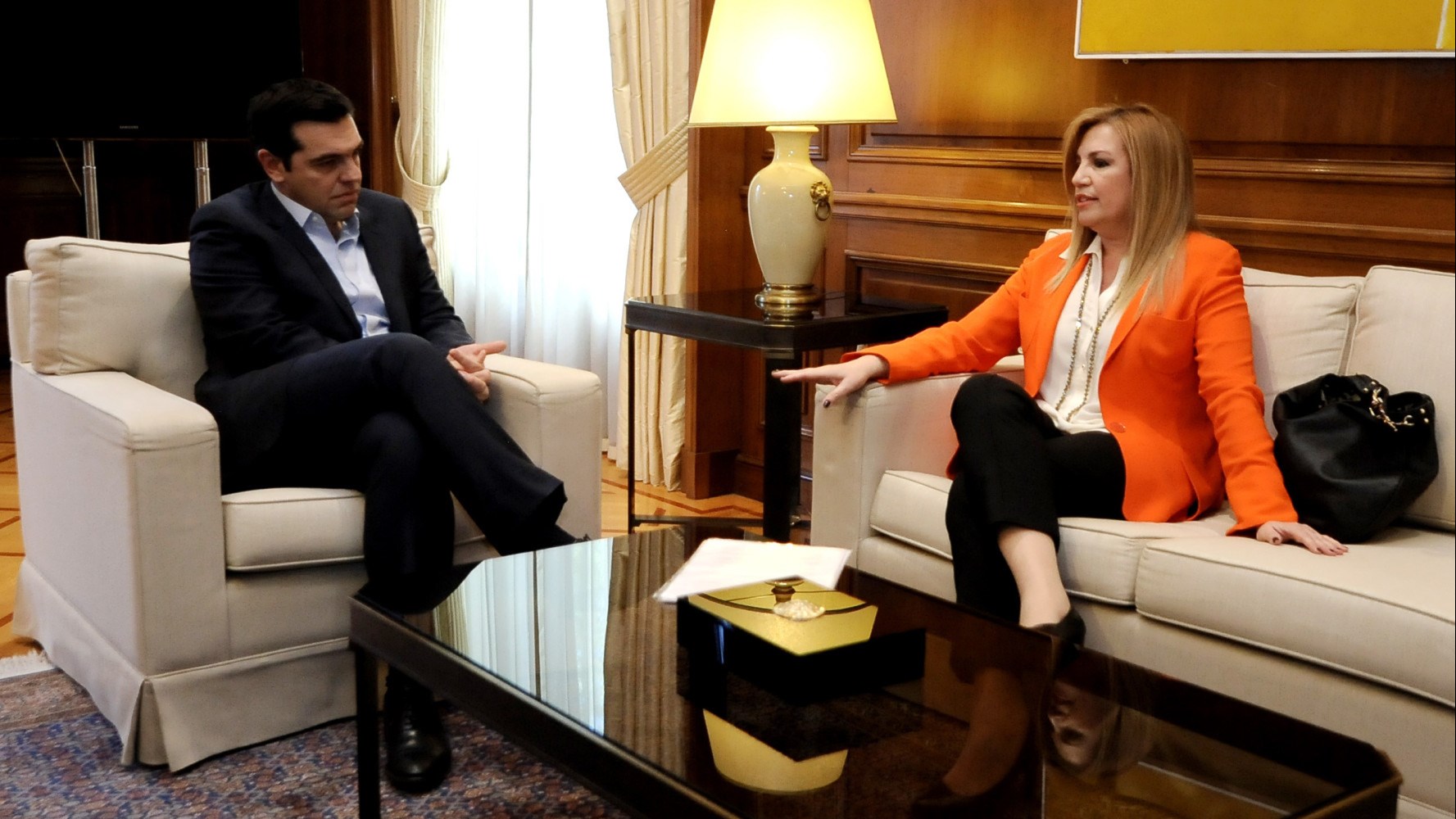 Γεννηματά κατά Τσίπρα: Παίζει με την αγωνία των οικογενειών και των παιδιών