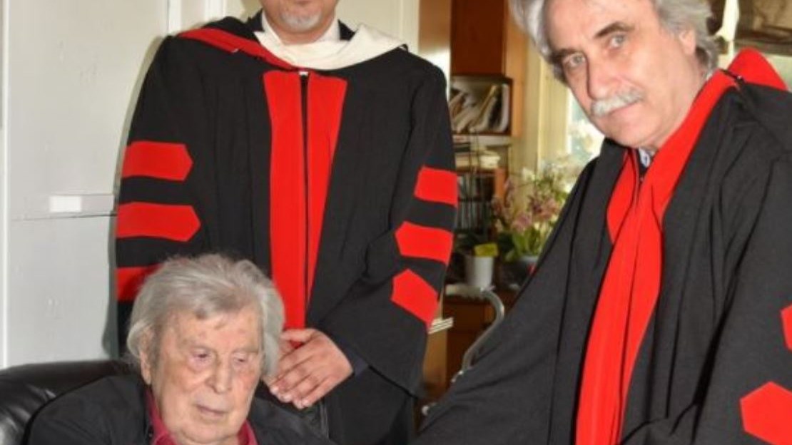 Ο Μίκης Θεοδωράκης επίτιμος διδάκτορας του Ευρωπαϊκού Πανεπιστημίου Κύπρου – ΦΩΤΟ