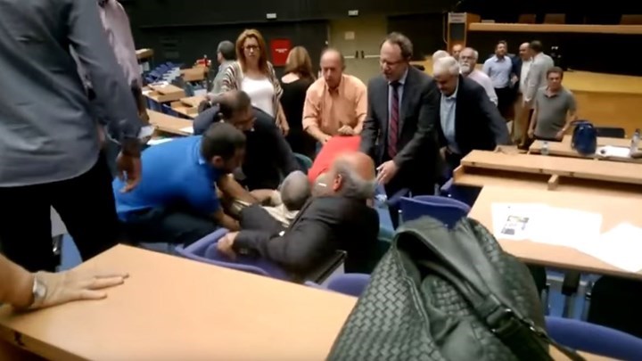 Το ΒΙΝΤΕΟ που ανέβασε ο Τζήμερος στο Facebook από την ένταση στο Περιφερειακό Συμβούλιο