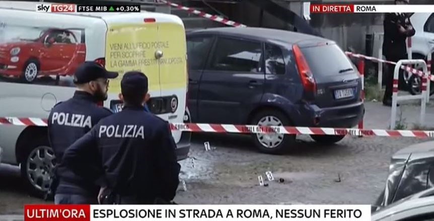 Πανικός από έκρηξη αυτοσχέδιου μηχανισμού στη Ρώμη – Που στρέφονται οι έρευνες