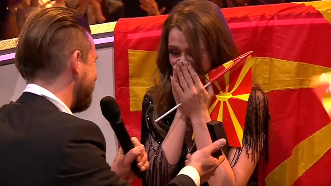 Της έκανε πρόταση γάμου στον ημιτελικό της Eurovision – ΒΙΝΤΕΟ