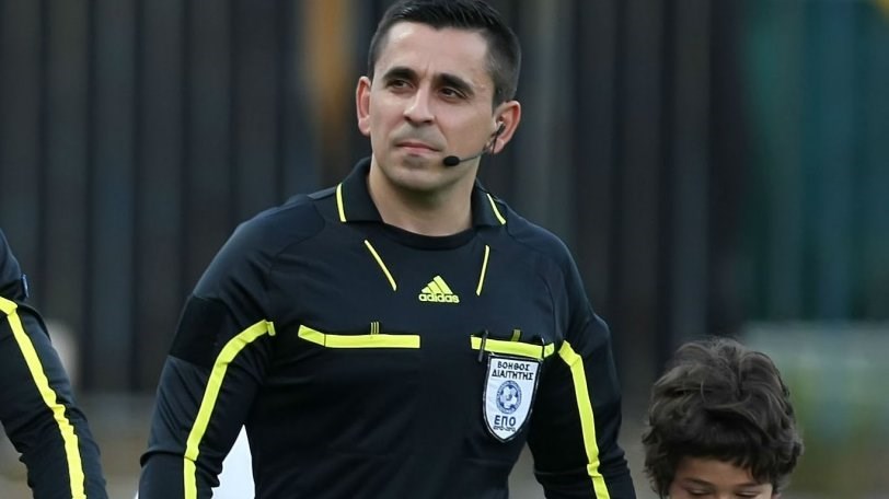 Παραιτήθηκε ο επόπτης του τελικού