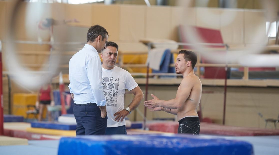 Ο Κυριάκος Μητσοτάκης στην προπόνηση του Λευτέρη Πετρούνια – ΦΩΤΟ