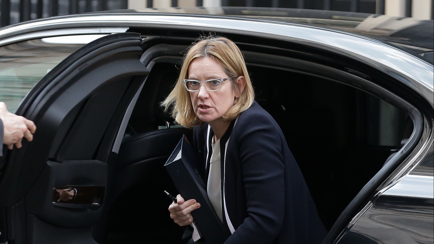 Δήλωση – σοκ από τη Βρετανίδα υπουργό Εσωτερικών για τις κυβερνοεπιθέσεις