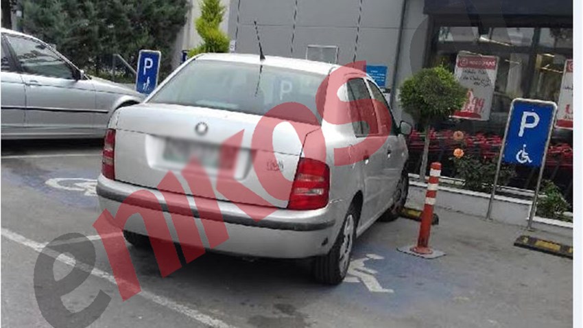 Ασυνείδητος οδηγός πάρκαρε σε θέση ΑΜΕΑ – ΦΩΤΟ αναγνώστη