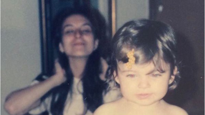 Αναγνωρίζετε το κοριτσάκι της φωτογραφίας; – Σήμερα είναι διάσημη παρουσιάστρια