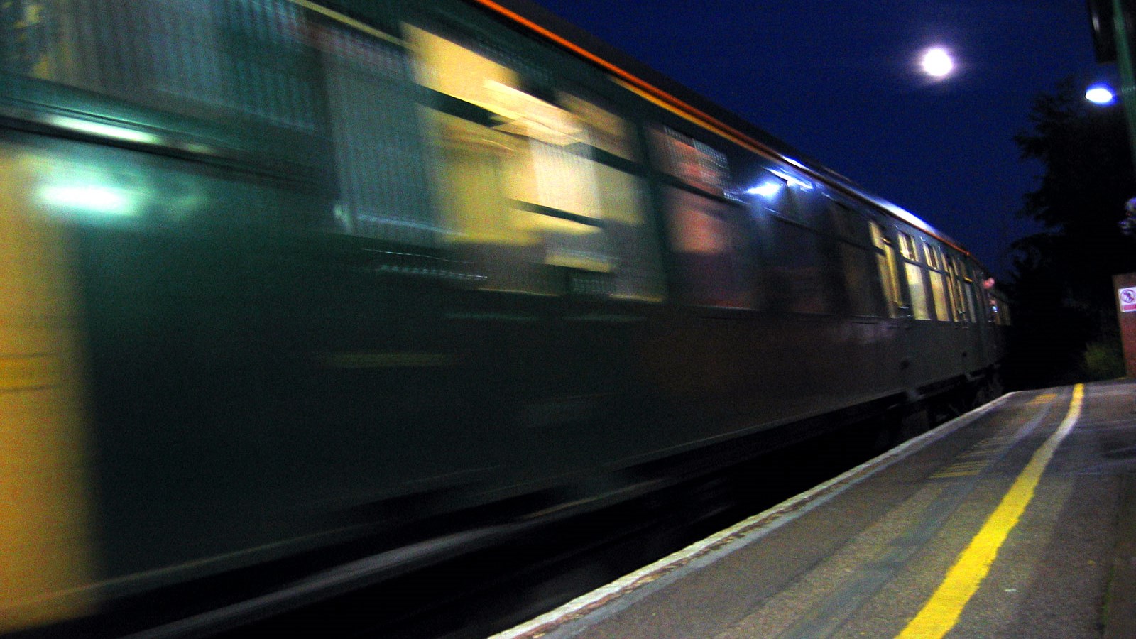 Εκτροχιασμός αμαξοστοιχίας έξω από την Θεσσαλονίκη – ΤΩΡΑ